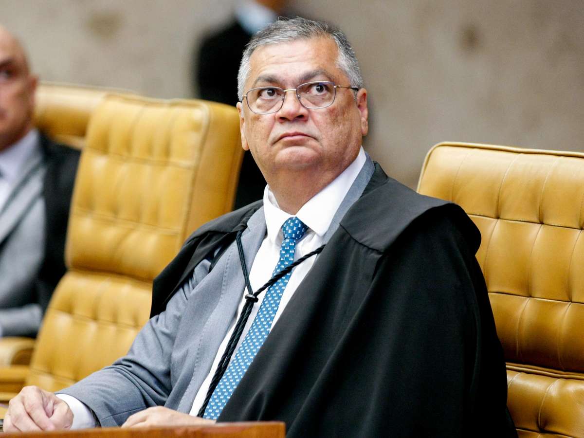 Dino manda investigar onda de ataques a imagens religiosas em meio a caso de Nossa Senhora Aparecida