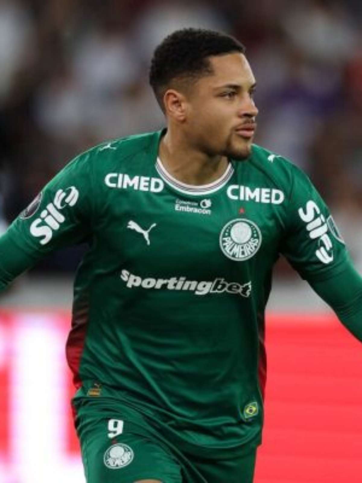 Vitor Roque recupera confiança em momento decisivo do Palmeiras