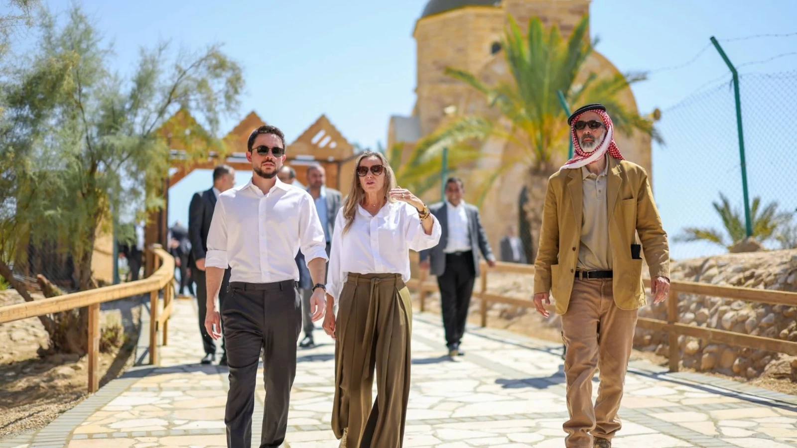 O príncipe herdeiro da Jordânia revisa os preparativos para o 2.000º aniversário do batismo de Jesus.
