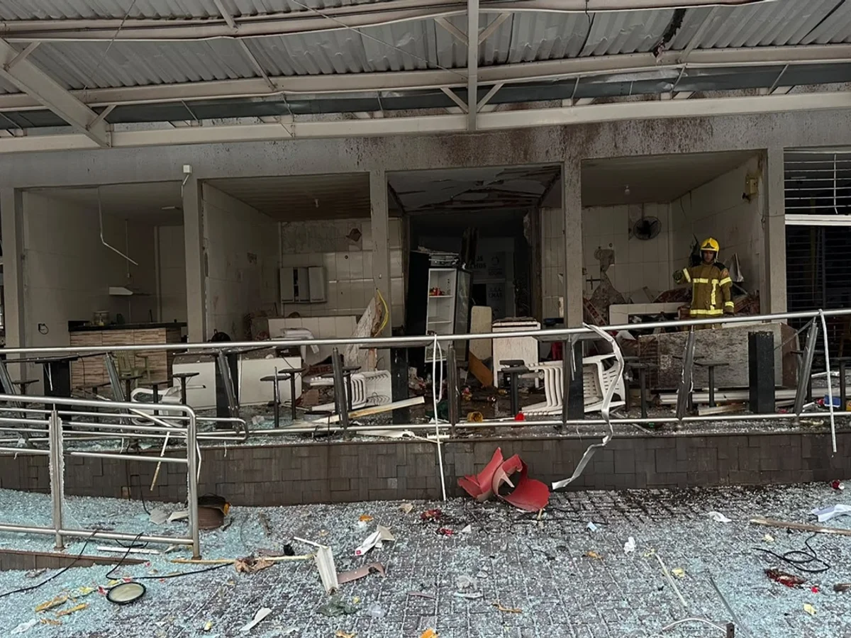 Três pessoas ficam feridas após explosões em boxes de rodoviária no GO