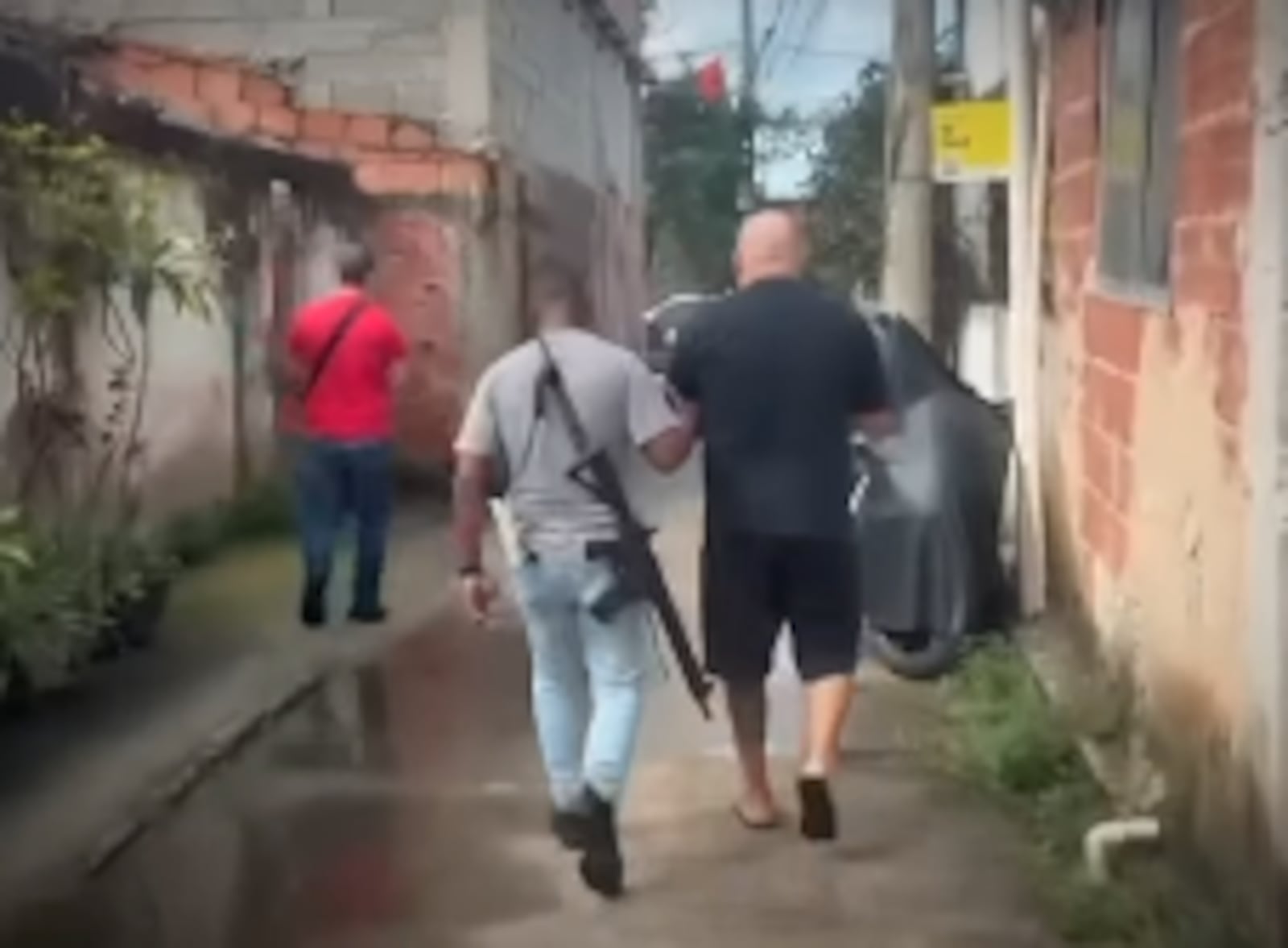 Agentes da 57ª DP localizaram assassino em sua casa em Mesquita Reprodução/Polícia Civil