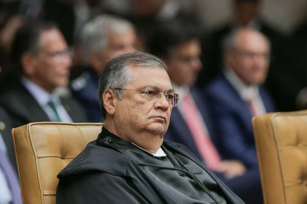 Ministro Flávio Dino manda Andrei Rodrigues voltar para chefia da PF