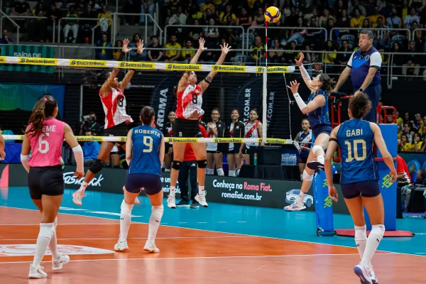 Vôlei: Brasil vence Peru e segue invicto no Sul-Americano Feminino