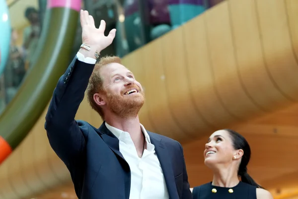 Harry e Meghan rejeitam título de "cidadãos comuns" e optam por novo status