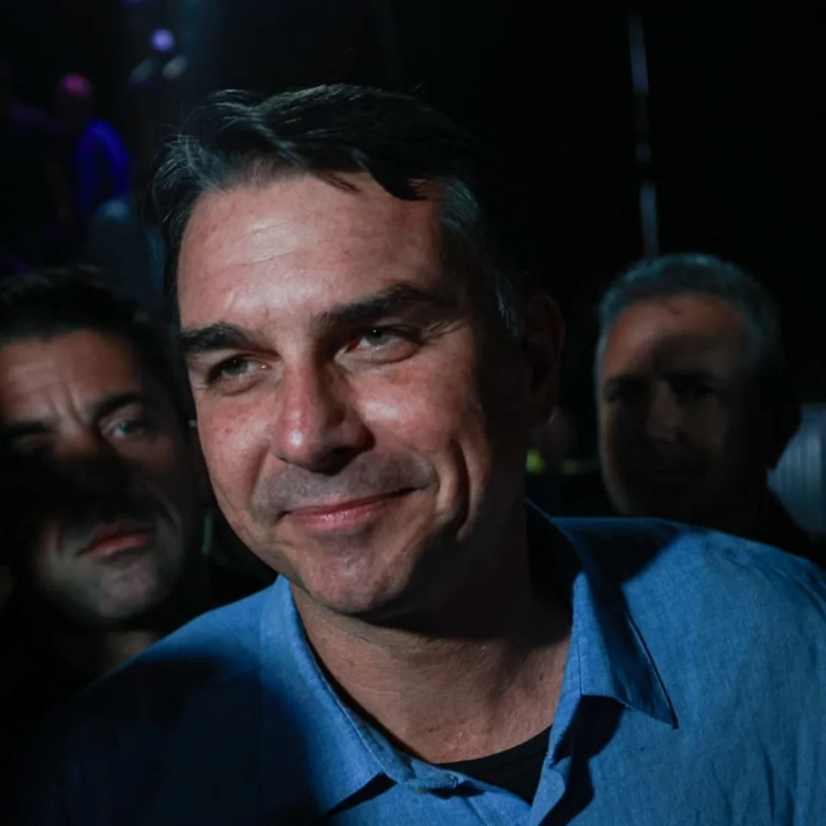Flávio pede prisão de funcionário do Planalto por polêmica de Nossa Senhora