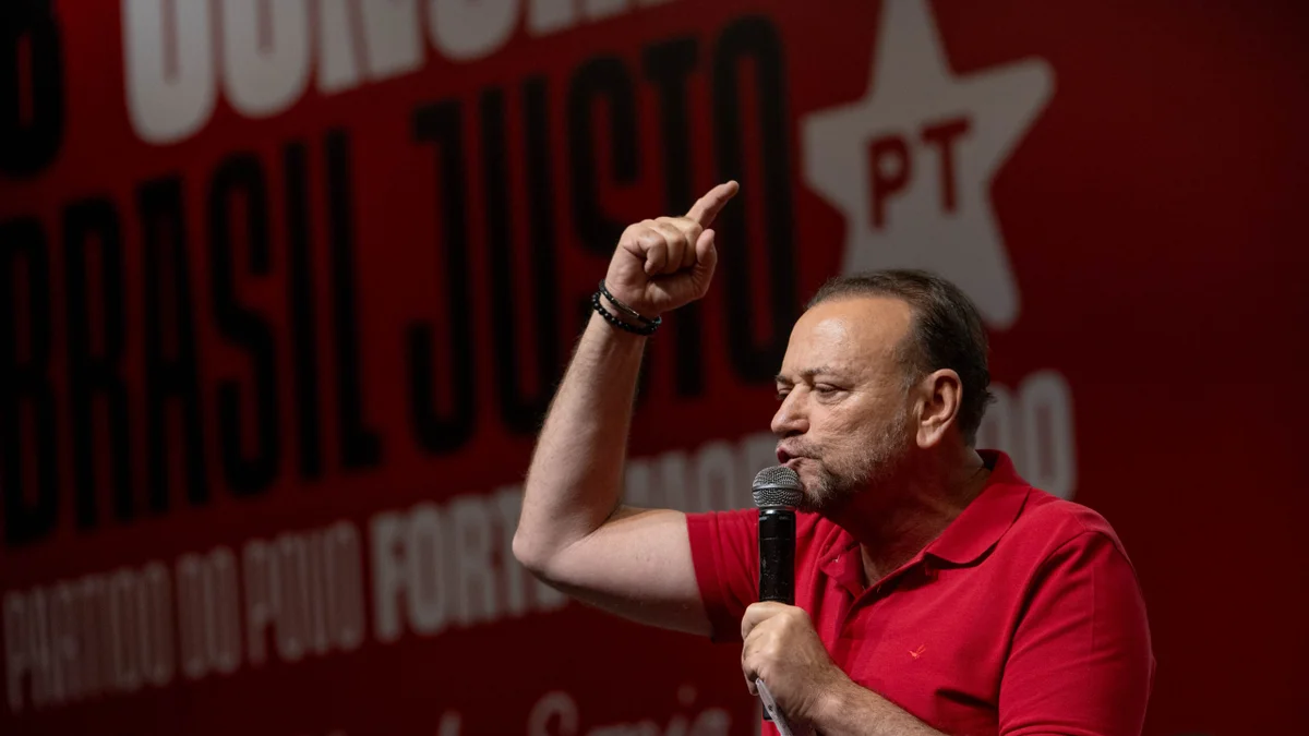 Presidente do PT pede apuração de "todas as denúncias" em crise no STF