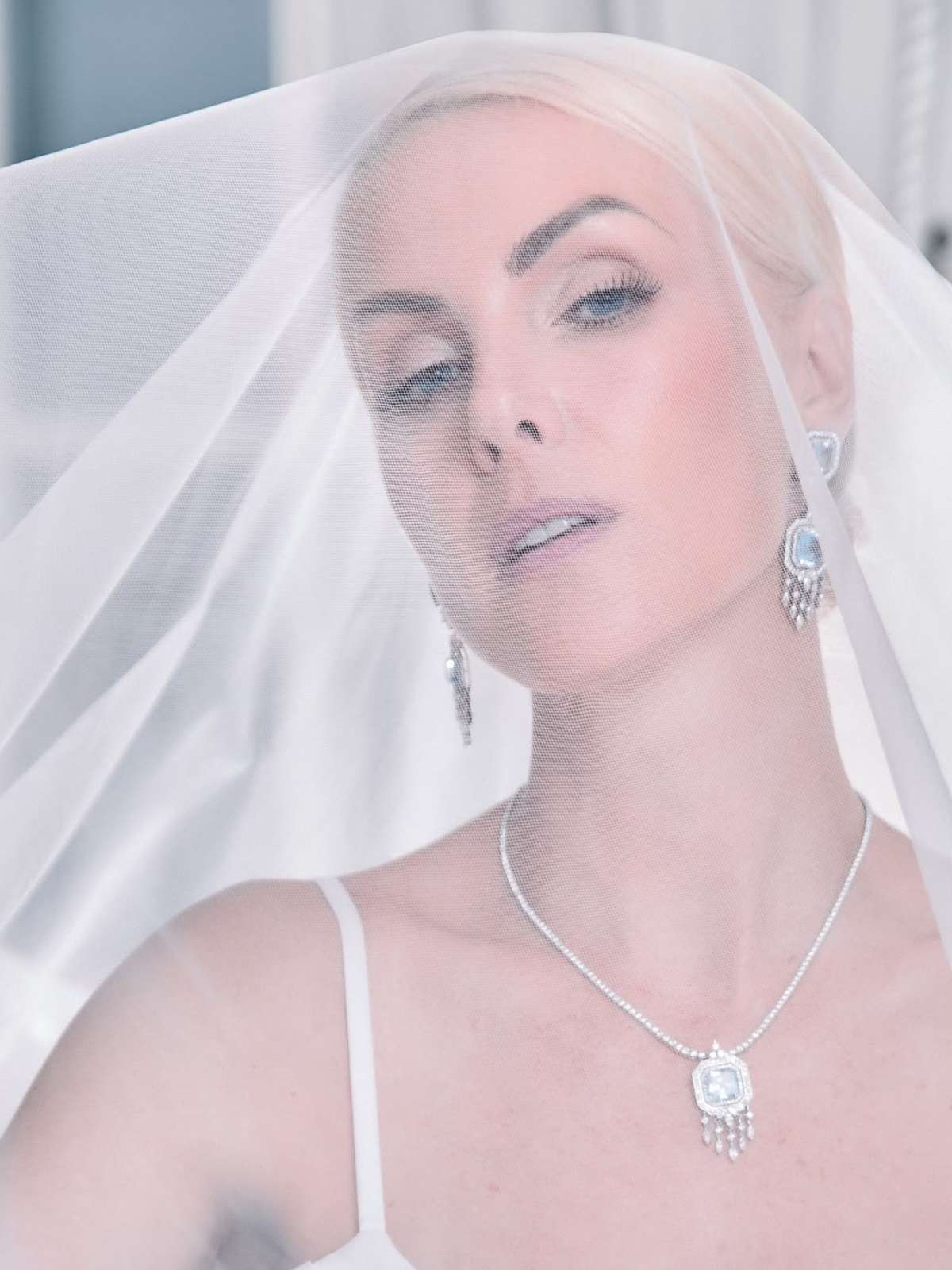Lá vem a noiva! Veja fotos do vestido de Ana Hickmann para casamento com Edu Guedes