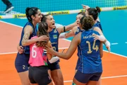 Jogadoras da Seleção Brasileira de Vôlei em partida do Sul-Americano de Vôlei