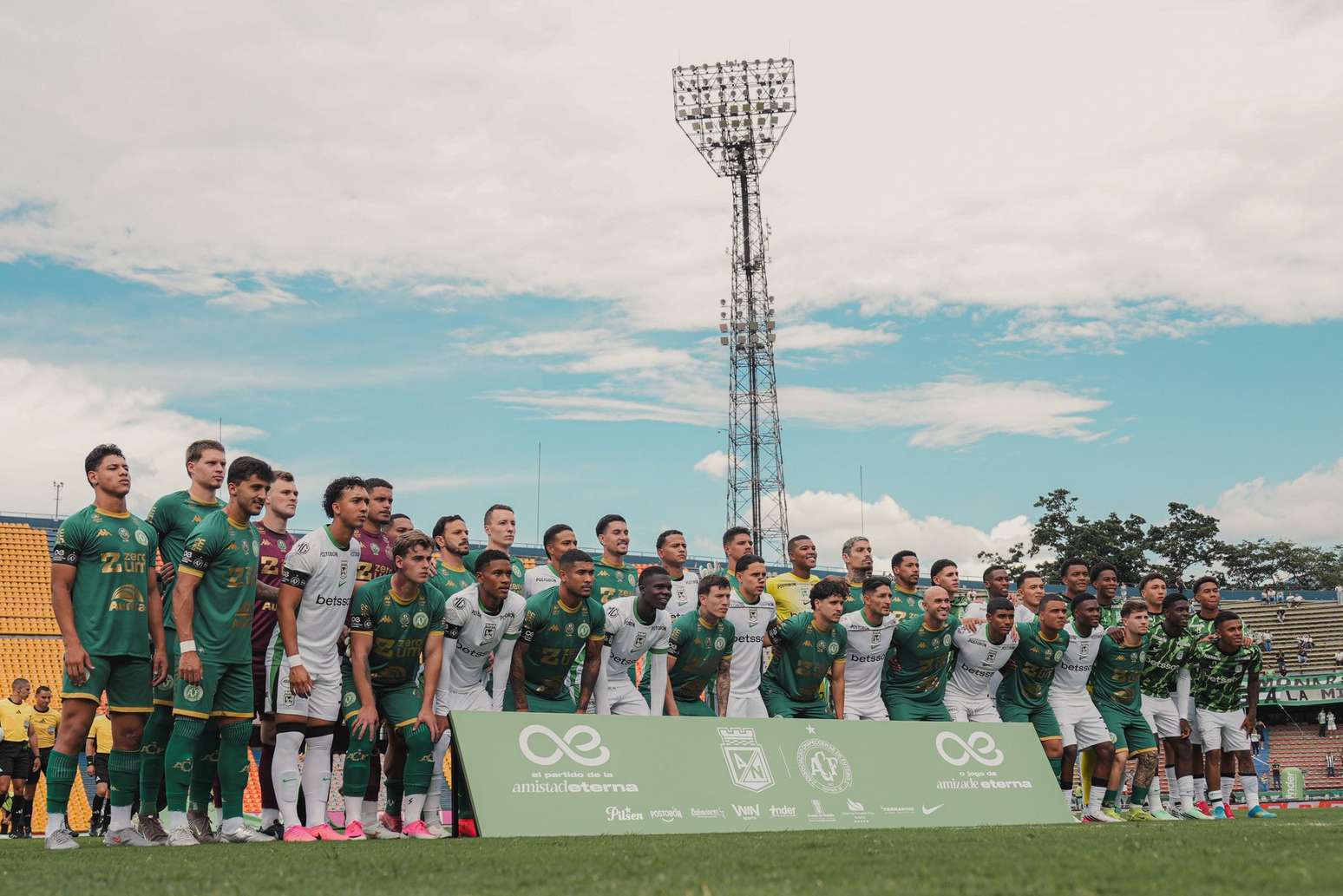 Amistoso entre Chape e Atl&eacute;tico Nacional termina empatado.