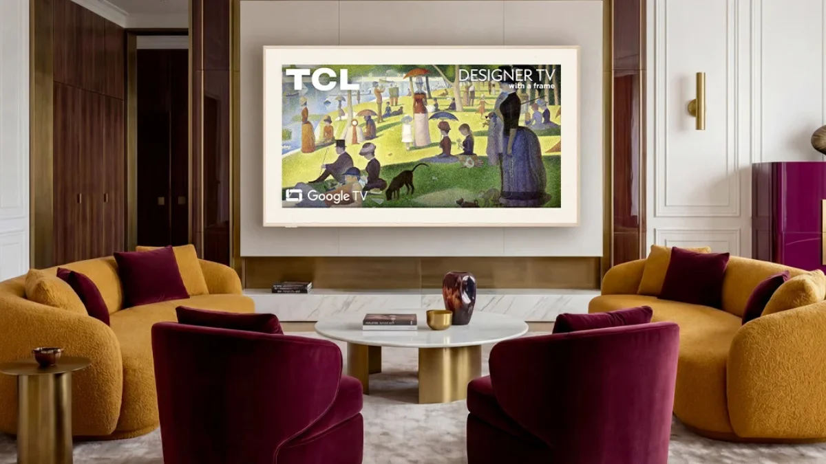Imagem da matéria: TCL desafia Samsung com TV que parece quadro e fica quase colada na parede