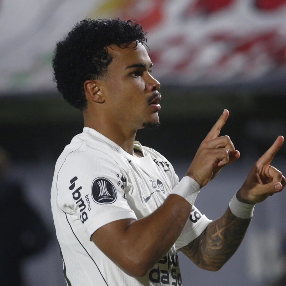 Na Argentina, Corinthians e Estudiantes empatam em 1 x 1 pela Libertadores