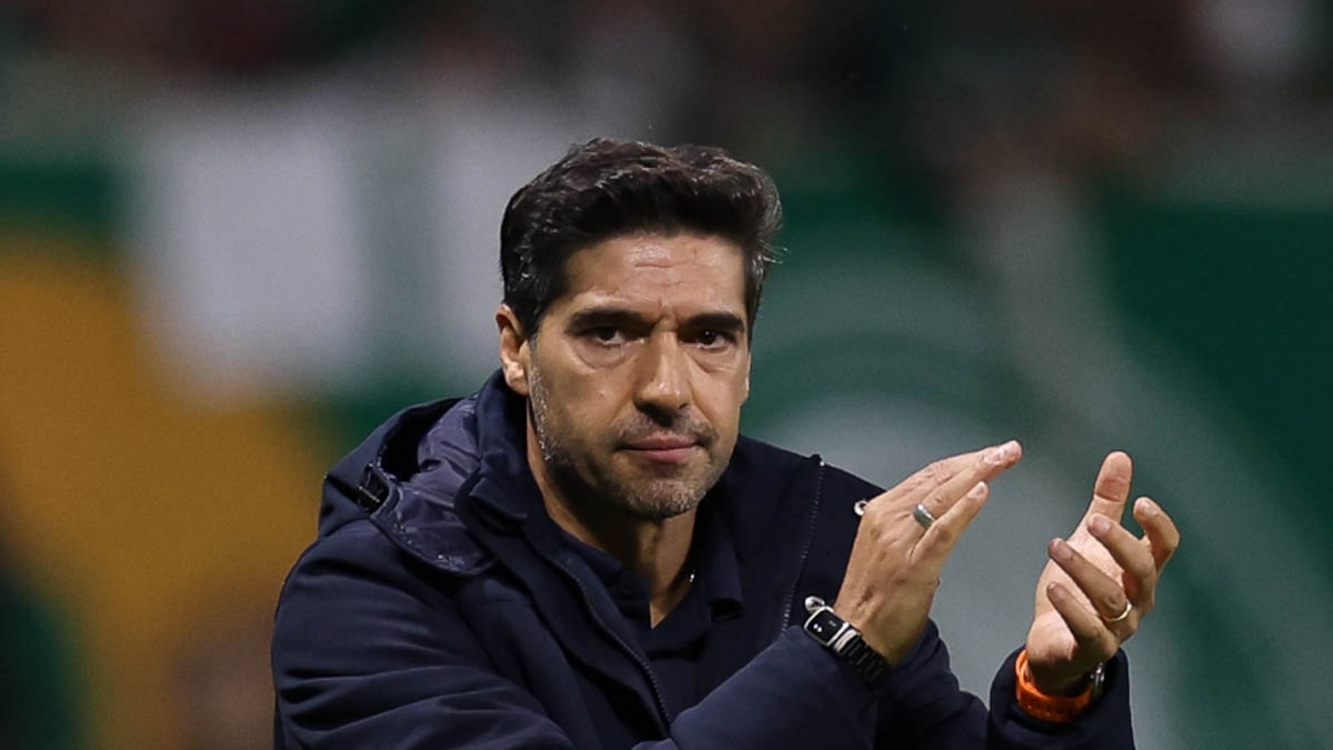 Abel Ferreira admite erro em declaração sobre títulos conquistados pelo Palmeiras