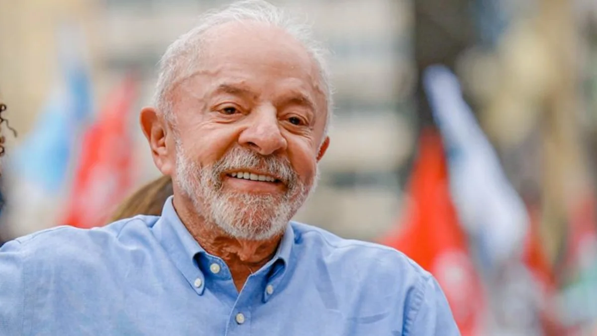 Lula defende acabar com fundo eleitoral para Brasil ter "política sadia"