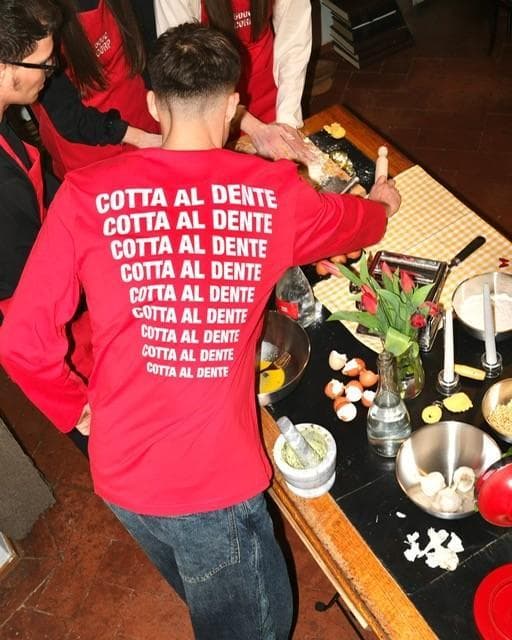 500GCORP: a estética urbana que transforma a tradição culinária em um manifesto para vestir