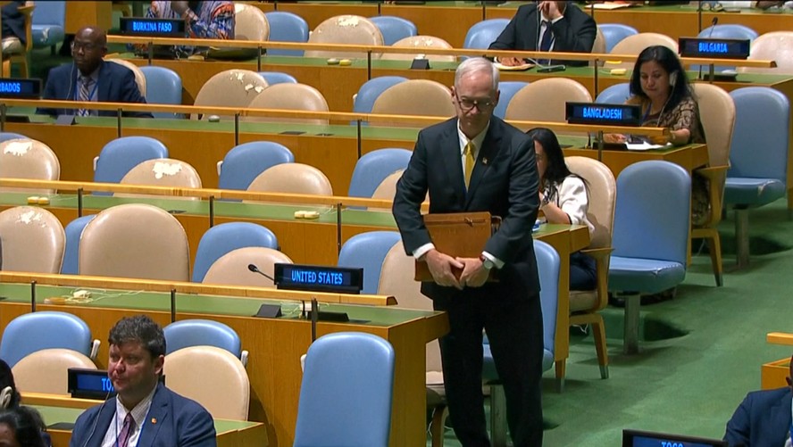 Delegação dos EUA deixa plenário da Assembleia da ONU em discurso do presidente do Irã; veja vídeo