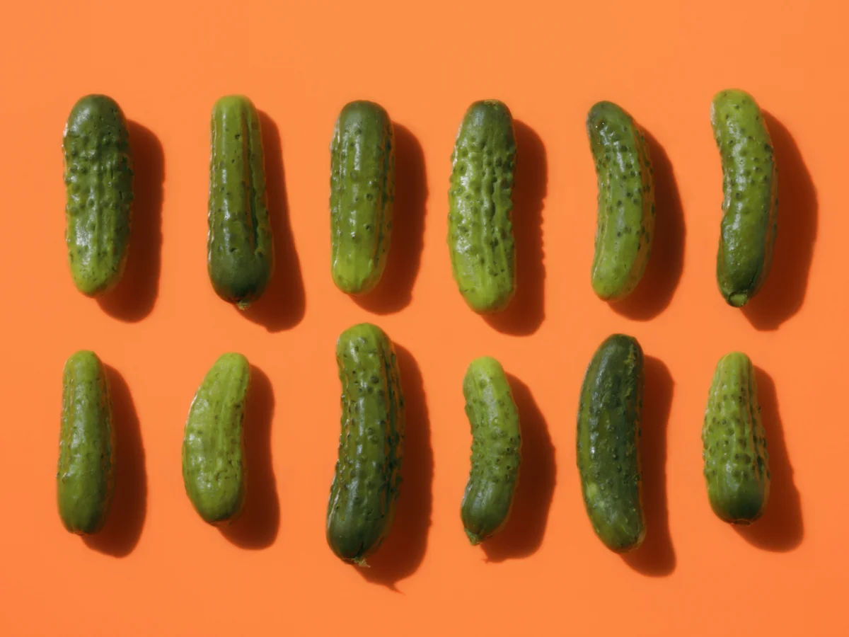 De snacks a produtos de higiene: picles viram tendência entre a geração Z