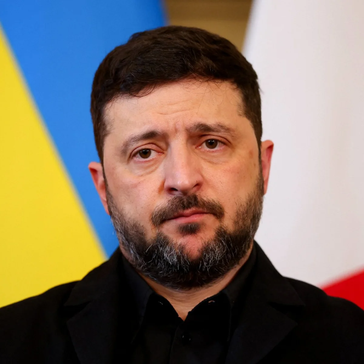 Avião de Zelensky quase é atingido por drone a caminho da Noruega