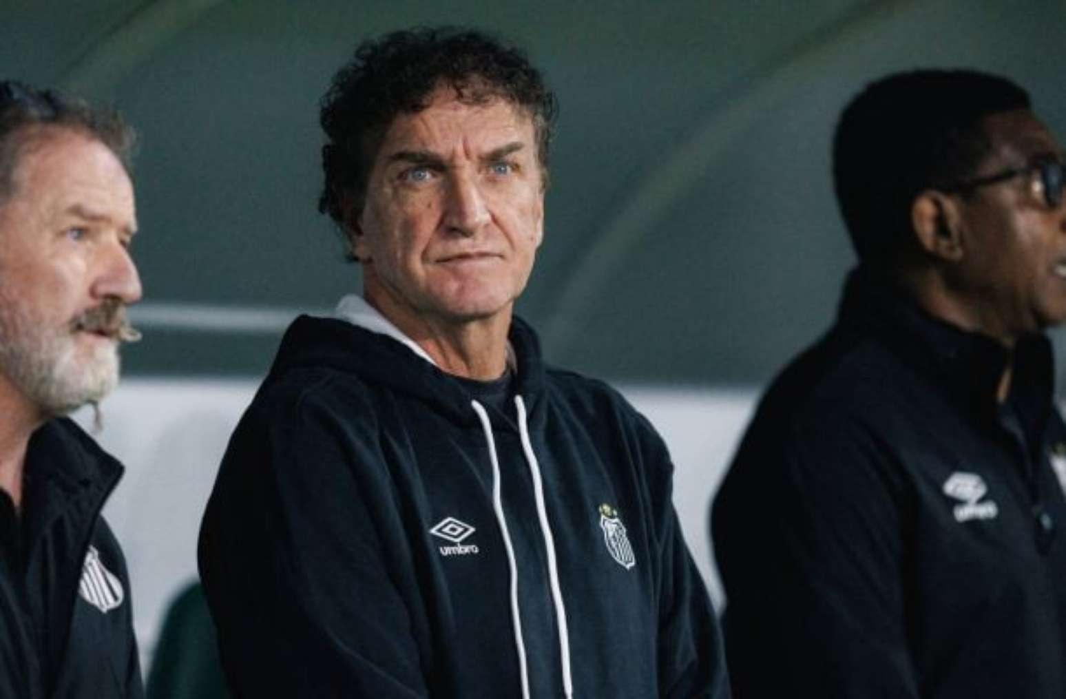 Cuca durante jogo do Santos na Vila Belmiro &ndash;