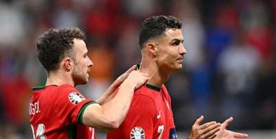 Rúben Neves e Cristiano Ronaldo pela seleção - Foto: Justin Setterfield/Getty Images / Jogada10