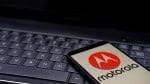 Motorola “exibe” novo Razr dobrável em teaser após estreia do iPhone Duo