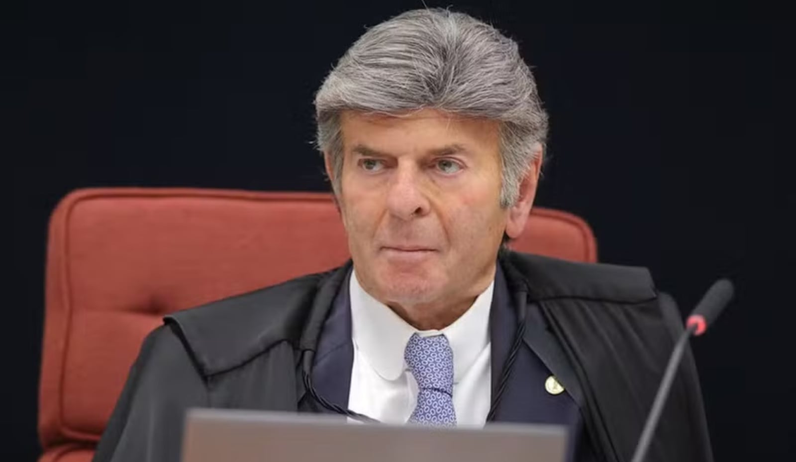 Fux restaura a ordem de André Mendonça para que os posts fossem removidos da internet Ric