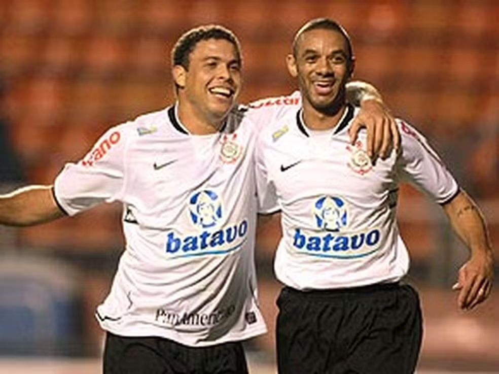 ‘Quase fui preso por marcar um gol contra o São Paulo. O Ronaldo foi parceiro. Imitou meu gesto contra o Santos. Quem levaria para a o Fenômeno? Cristian