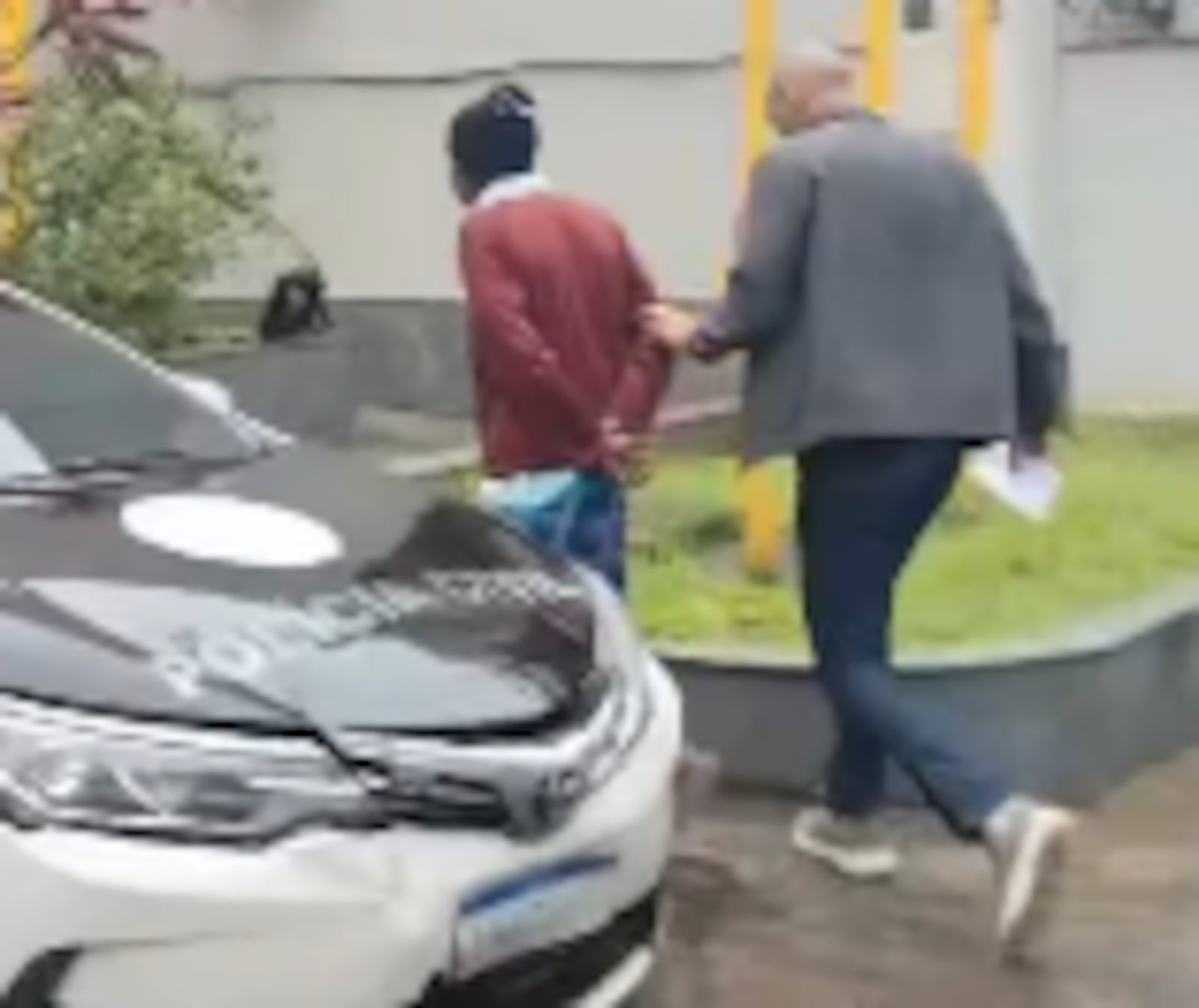 Agentes da 50ª DP localizaram suspeito e cumpriram mandado de prisão Reprodução/Polícia Civil
