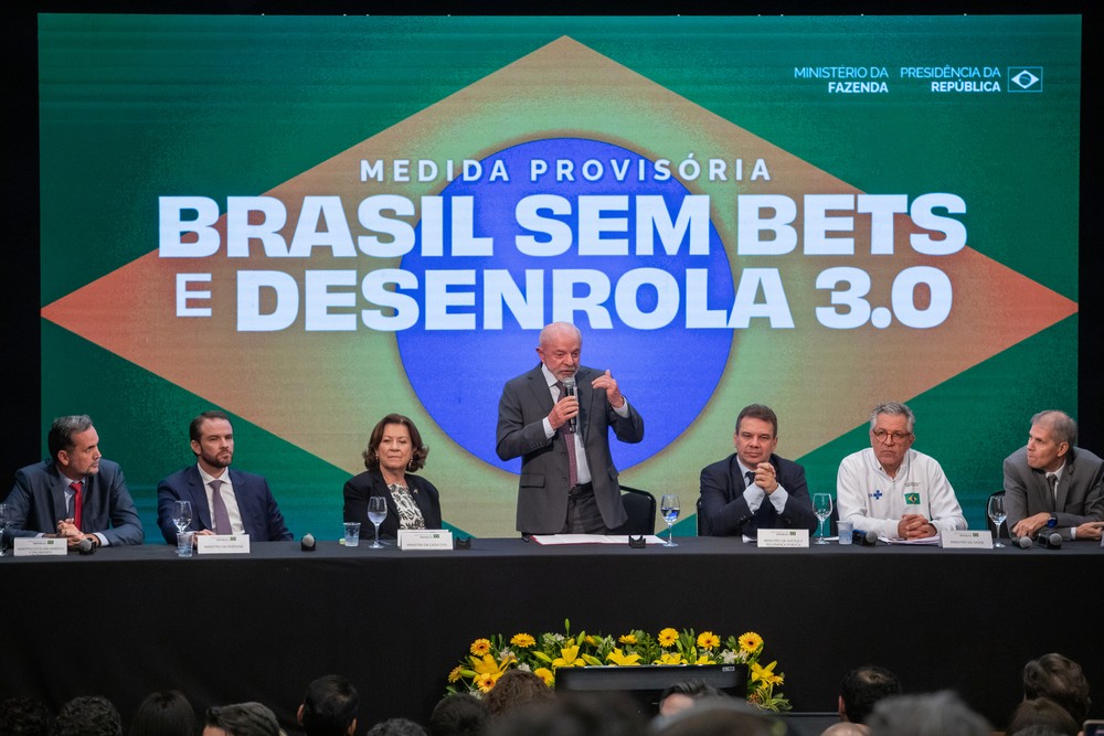 Presidente Lula e ministros anunciam o fim das bets em São Paulo — Foto: Edilson Dantas / O Globo