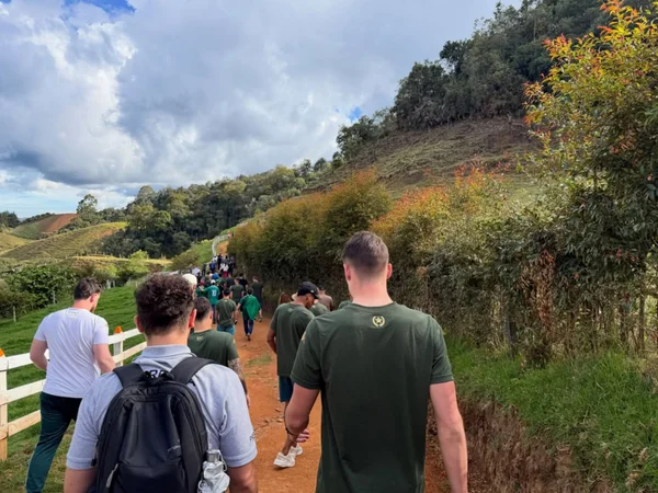 Chapecoense visita memorial onde caiu avião do clube na Colômbia - destaque galeria