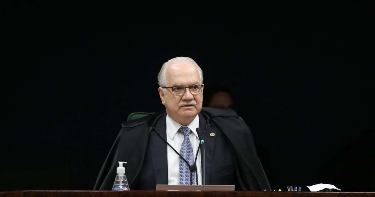 Fachin cancela sessão do STF após decisão de Dino de reintegrar Andrei à PF