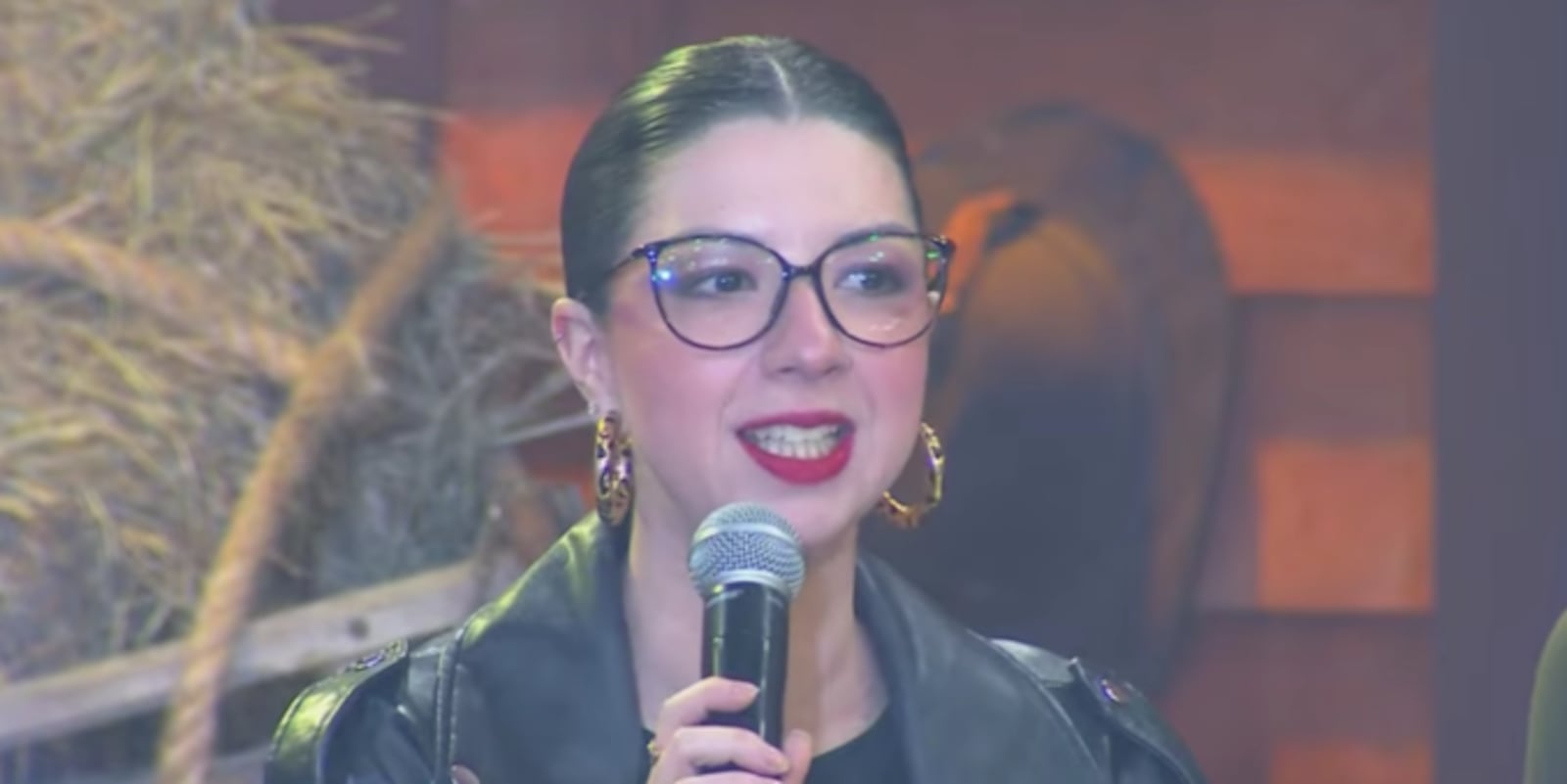 Bia Cioffi deixou o público por dentro das novidades Reprodução/YouTube