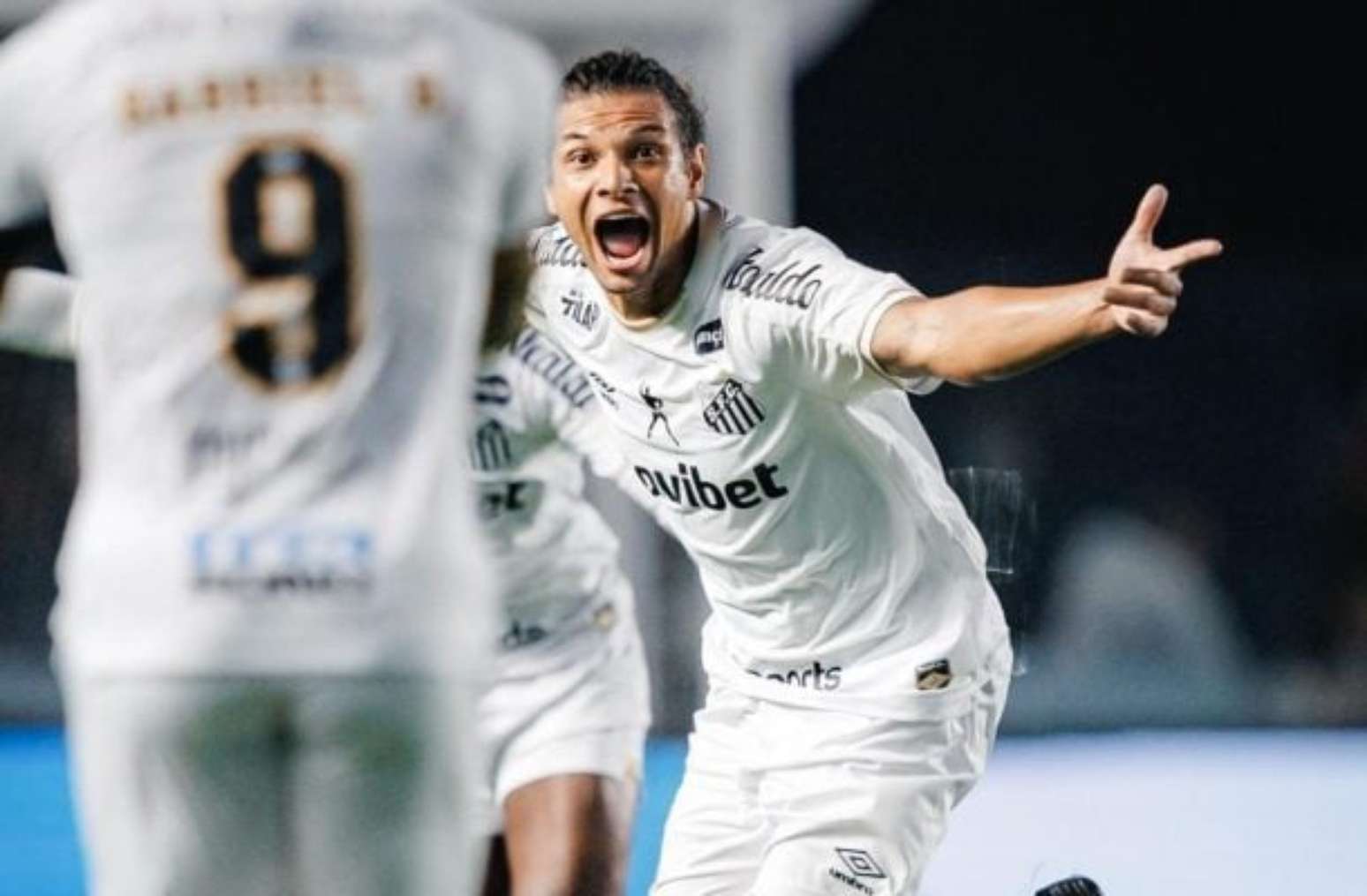 Willian Ar&atilde;o marcou um dos gols da vit&oacute;ria do Santos sobre o Atl&eacute;tico Mineiro &ndash;