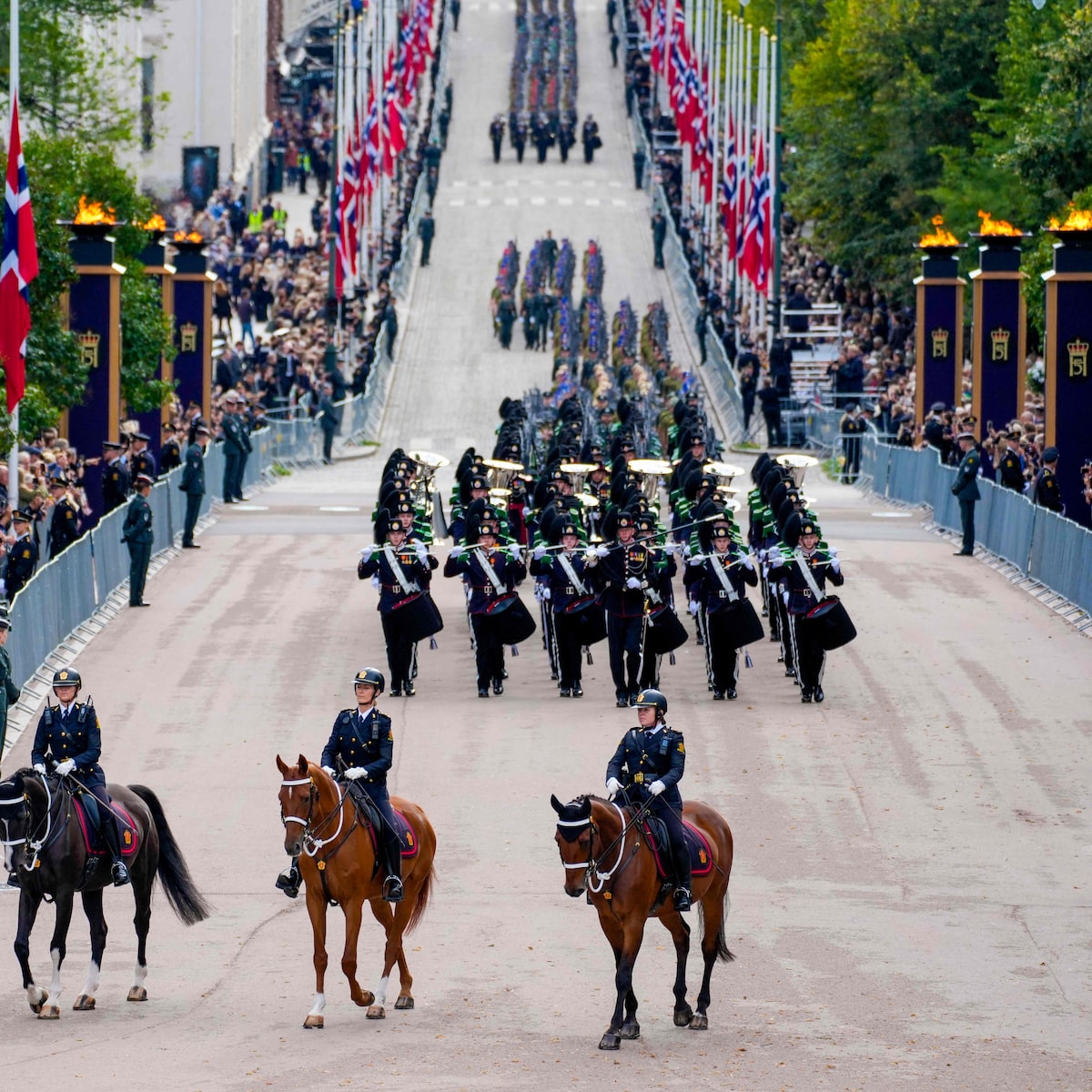 Funeral do rei Harald reúne multidão, integrantes da realeza e líderes europeus na Noruega