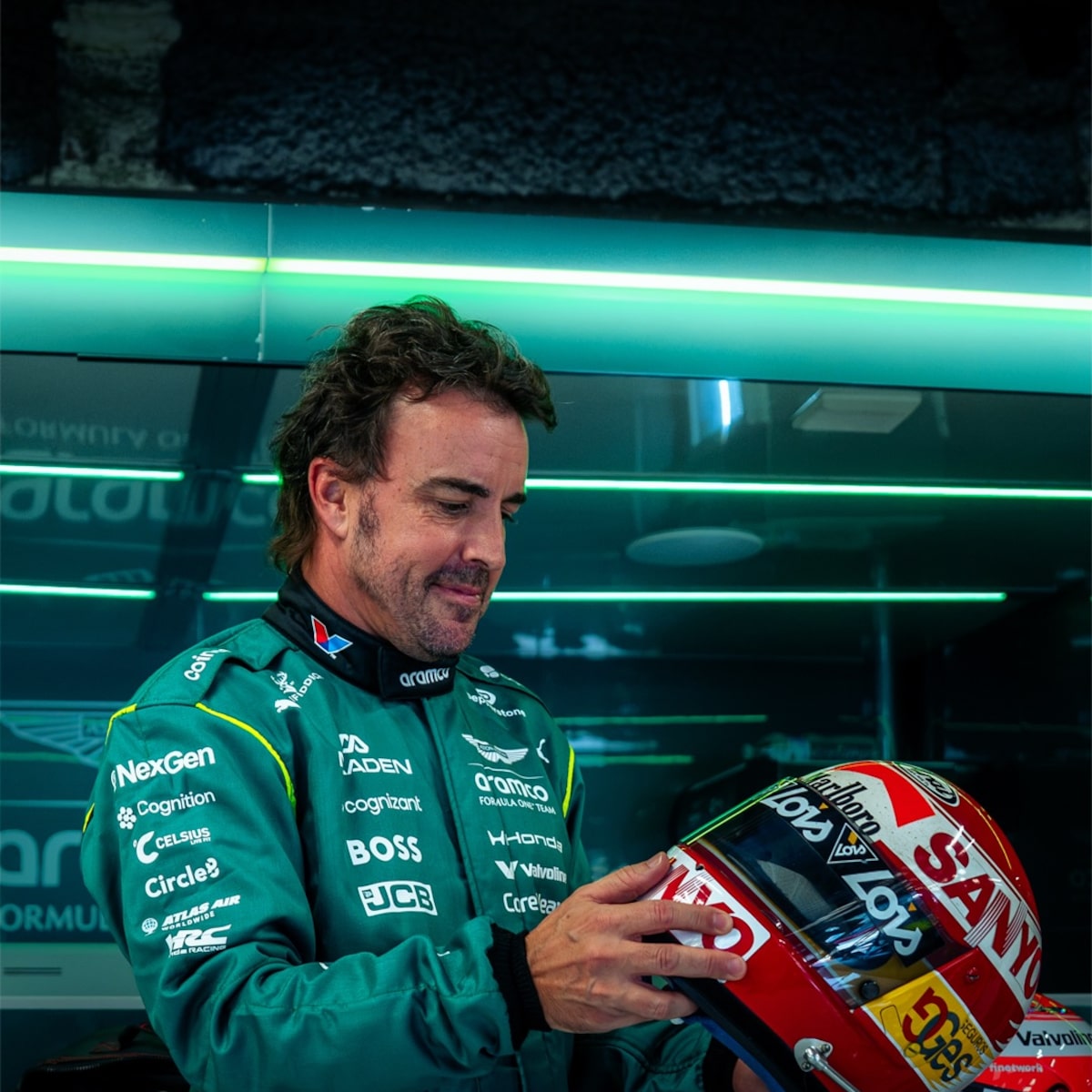 Fernando Alonso adia aposentadoria da Fórmula 1 e permanece na Aston Martin: ‘Ainda me sinto rápido’
