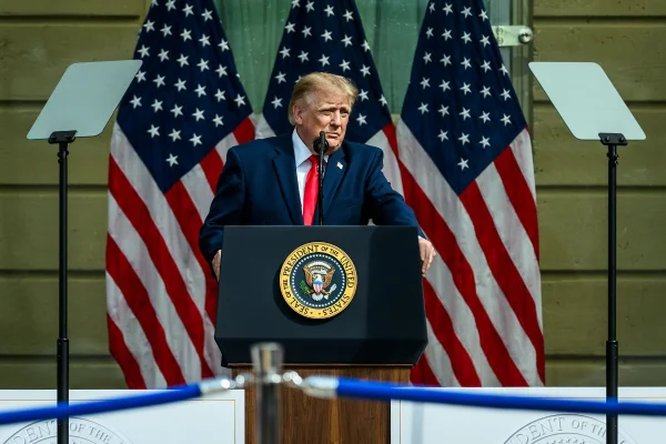 EUA: Suprema Corte autoriza Trump a deportar imigrantes a países terceiros