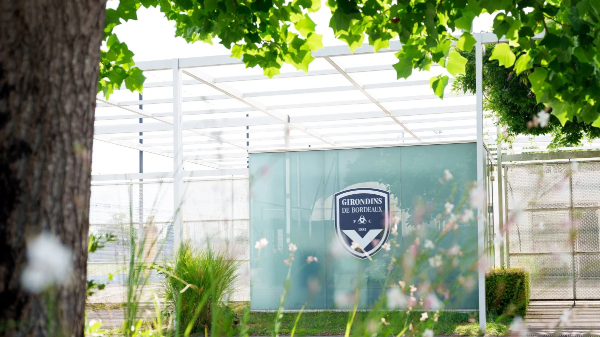 Após falência, Bordeaux, tradicional clube francês, é vendido por R$ 6