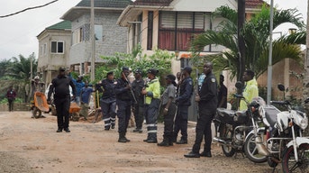 A ICE deporta ex-combatante liberiano acusado de tortura e recrutamento de crianças-soldado