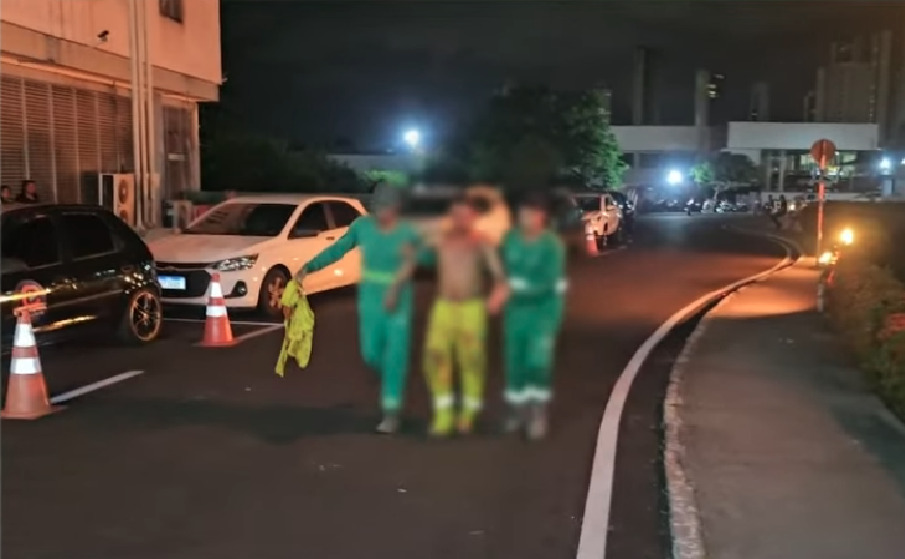 Agente de limpeza é arrastado para comunidade e espancado, enquanto trabalhava, em João Pessoa