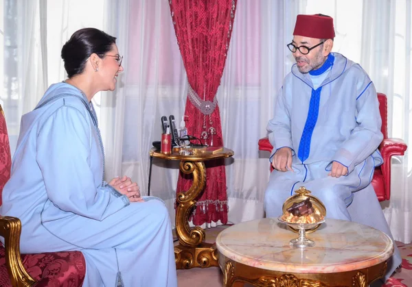 Rei do Marrocos nomeia primeira mulher para chefiar governo do país