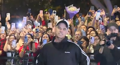 Robbie Williams le dice adiós a Lima con un show improvisado tras la clausura del Arena 1