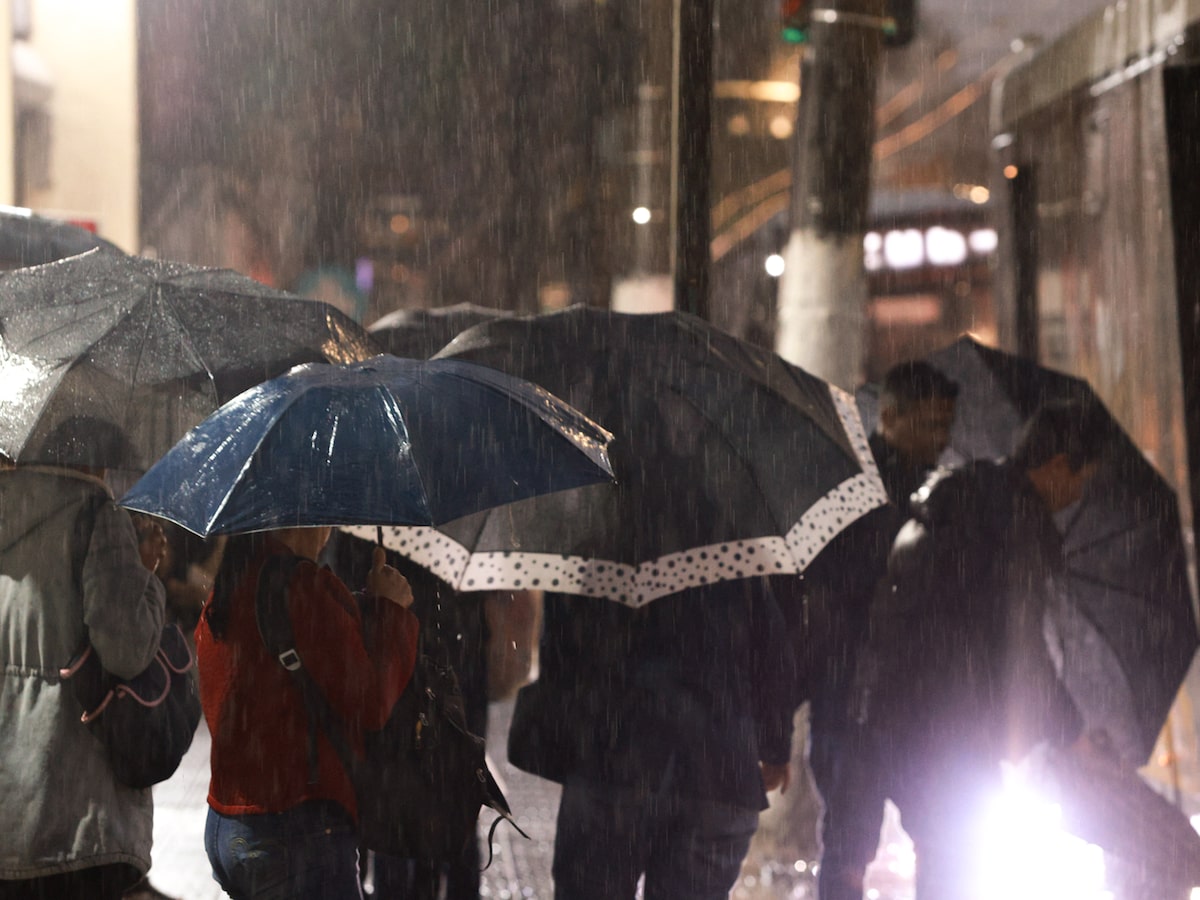 SP amanhece com chuva e pode ter temporais nesta quarta-feira; veja a previsão