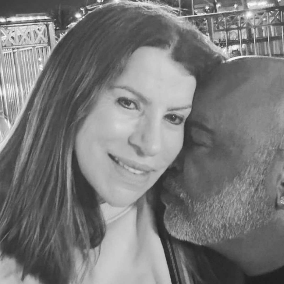 Viúva de Rick fala pela 1ª vez sobre morte do cantor: 'Continue cuidando de mim'