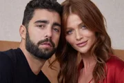 Após separação, Cintia Dicker posa de topless na web e Pedro Scooby reage