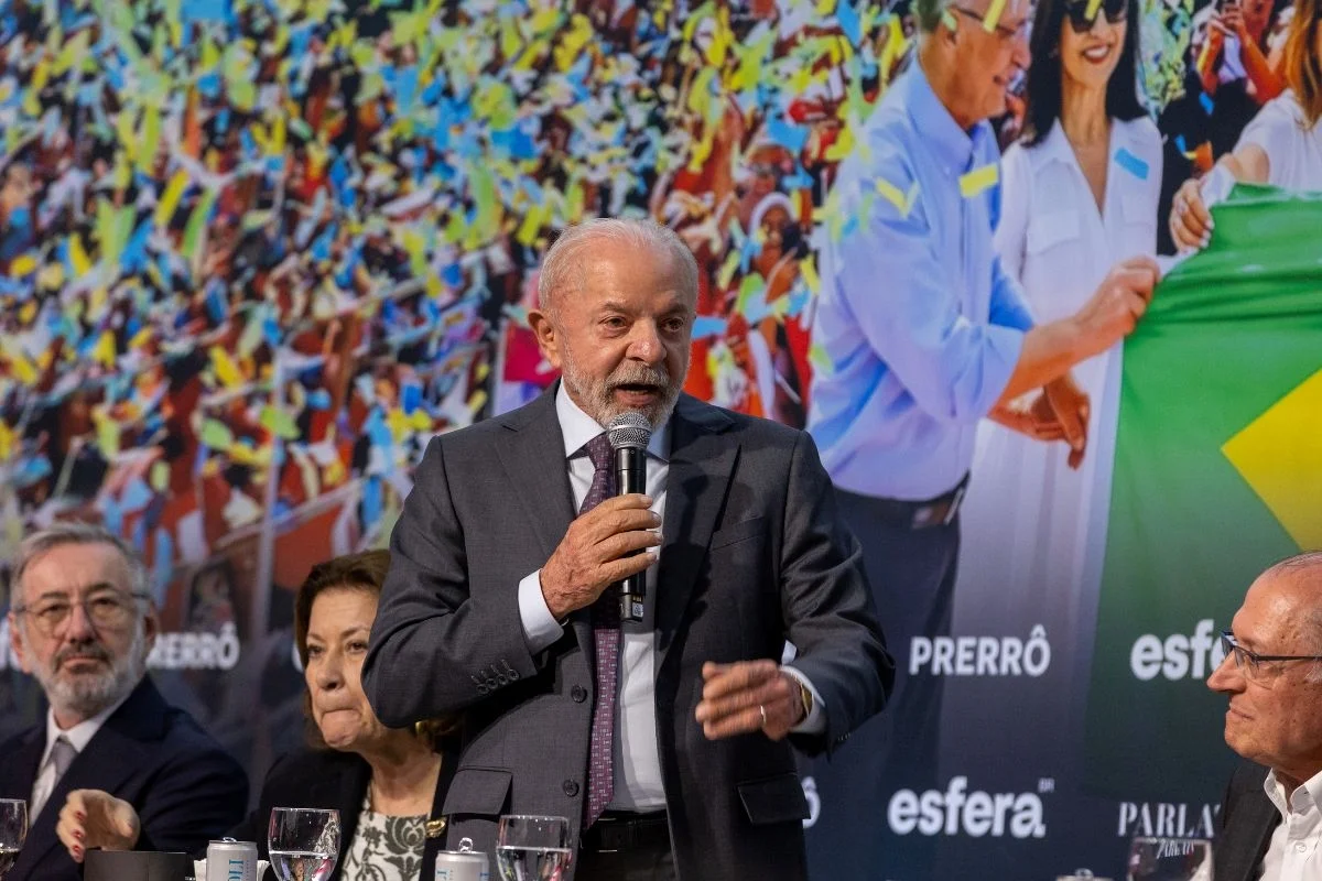 Foto colorida de Lula em evento com empresários, em São Paulo - Metrópoles