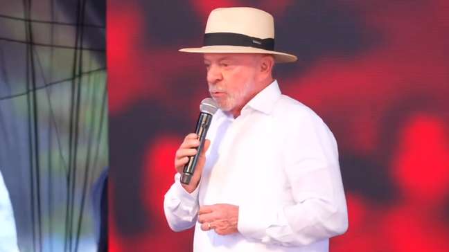 STF vive 'anarquia institucional' com 'choque' de ordens entre Dino e Mendonça, dizem especialistas