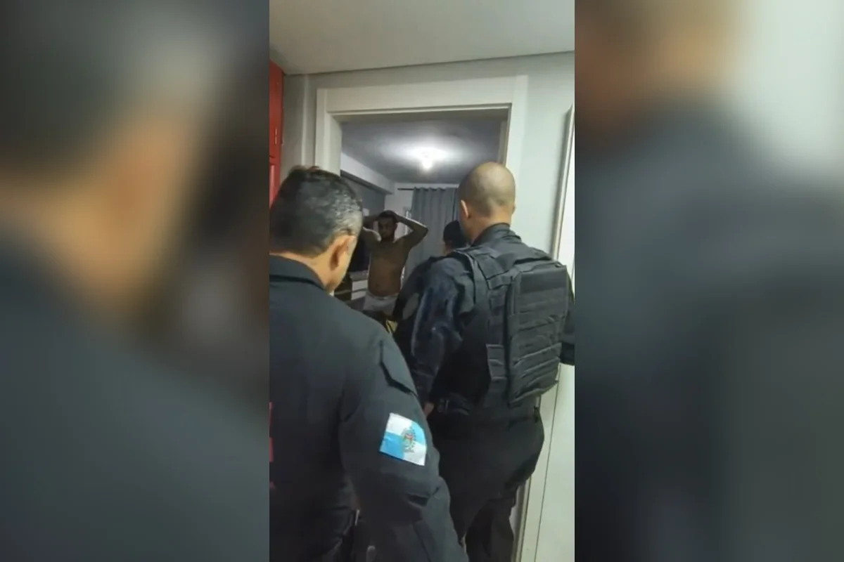Agiota é preso no Rio após extorquir e ameaçar vítimas com fotos de armas . Veja vídeo