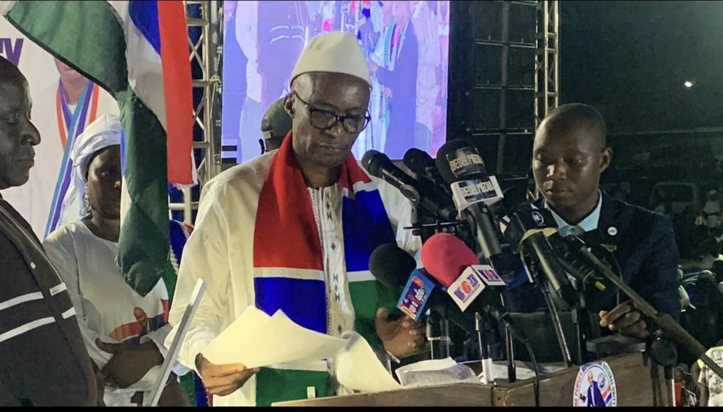 Darboe retém a declaração de fé política enquanto o PMNU é lançado