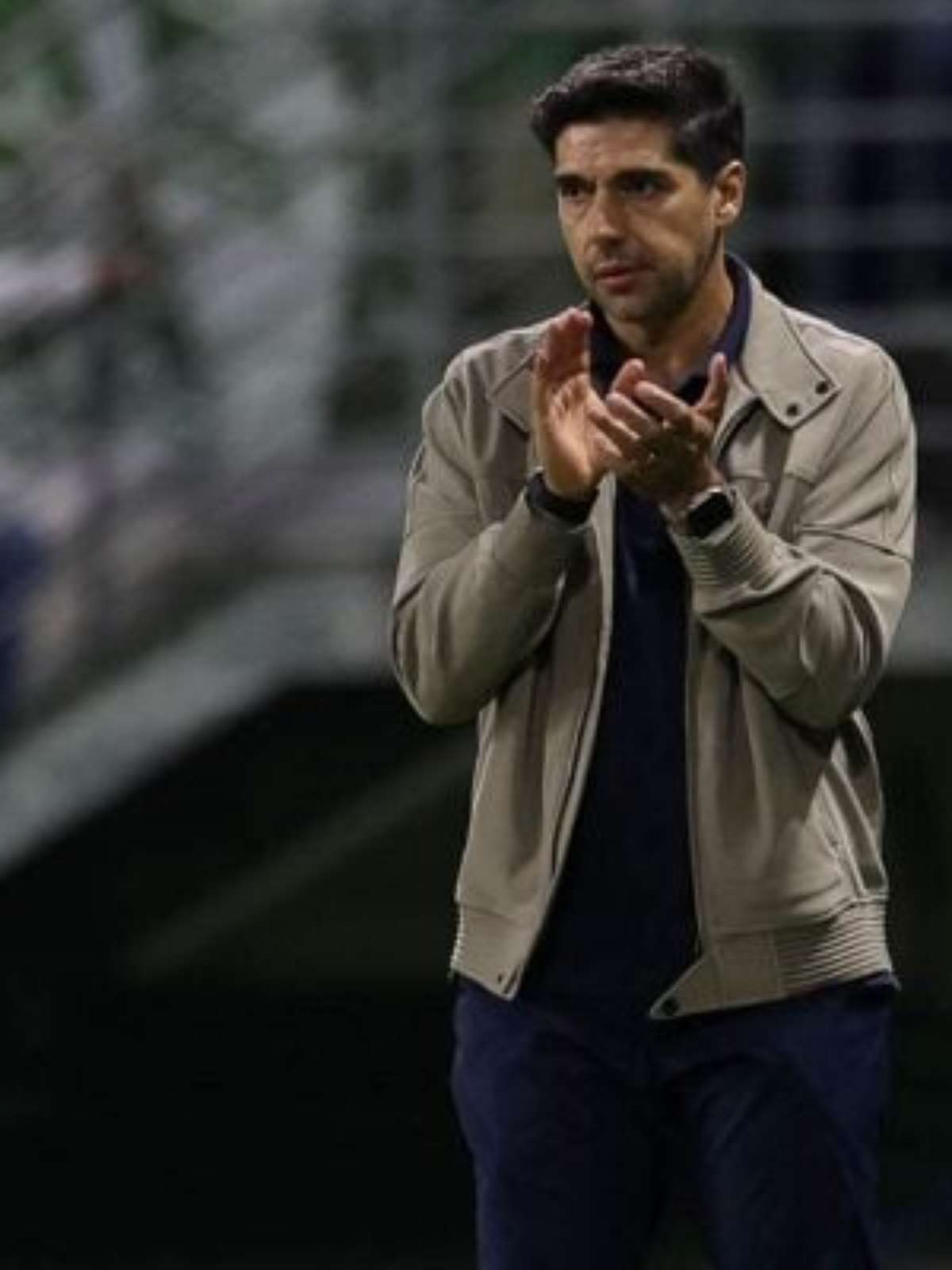 Sporting consulta Abel Ferreira, mas saída do Palmeiras não está no radar