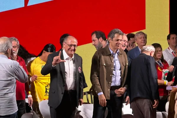 Haddad diz que 2026 “não está fácil” e ataca extrema-direita durante evento - destaque galeria