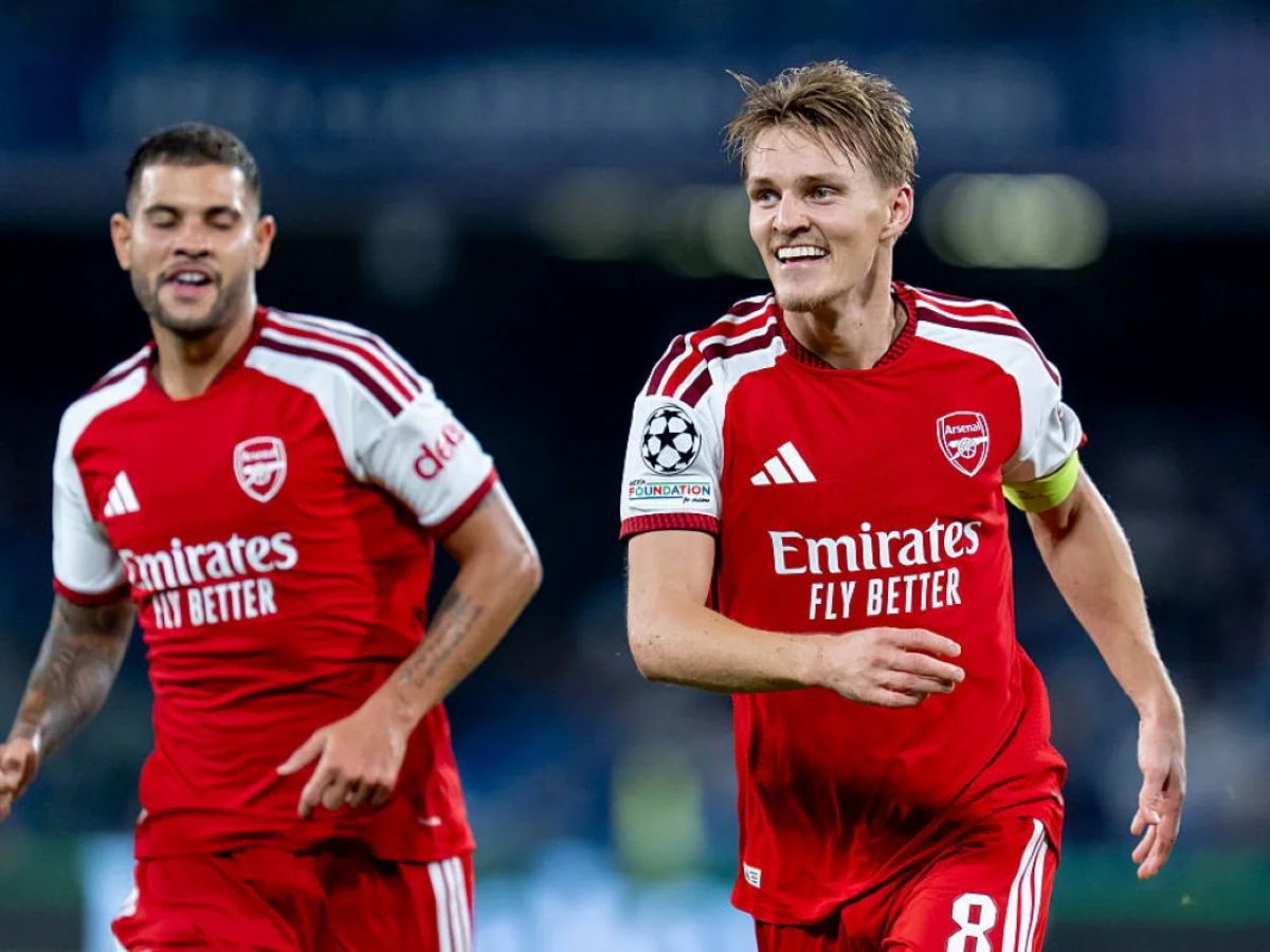 Na Itália, Arsenal bate o Napoli pela primeira rodada da Champions